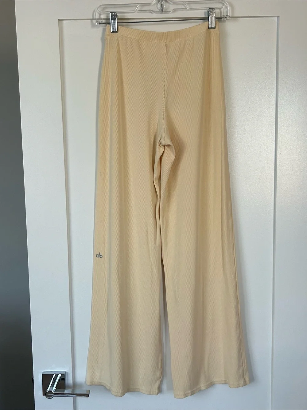 Alo Yoga Mid-Rise Dreamlight Straight Pant Yellow Size Extra Small